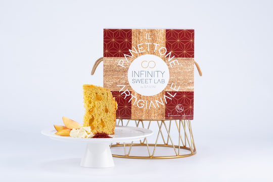 Panettone Artigianale Pesche Candite, Zafferano e Cioccolato Bianco 750gr