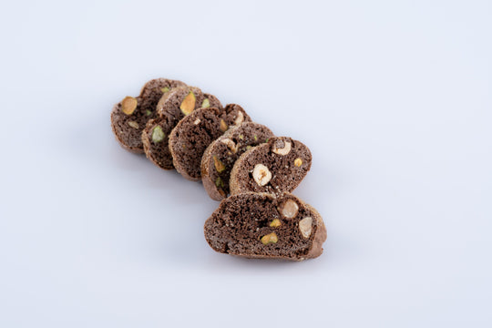 Cantucci al Cacao con Nocciole e Pistacchi