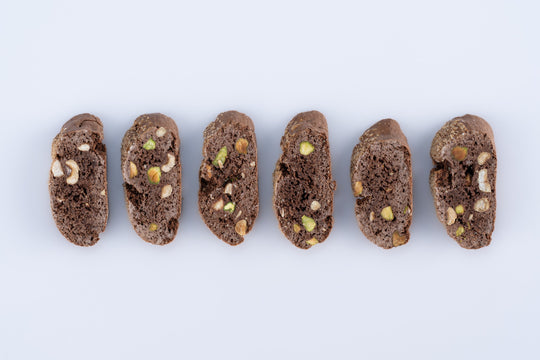 Cantucci al Cacao con Nocciole e Pistacchi